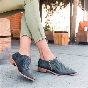 Mi Im leather Ashley ankle booties